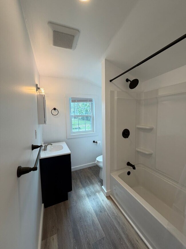 Building Photo - 414 Adams St ~ Downtown Fayetteville