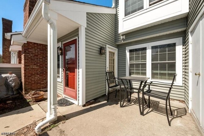 Building Photo - 212 Westchester Ct