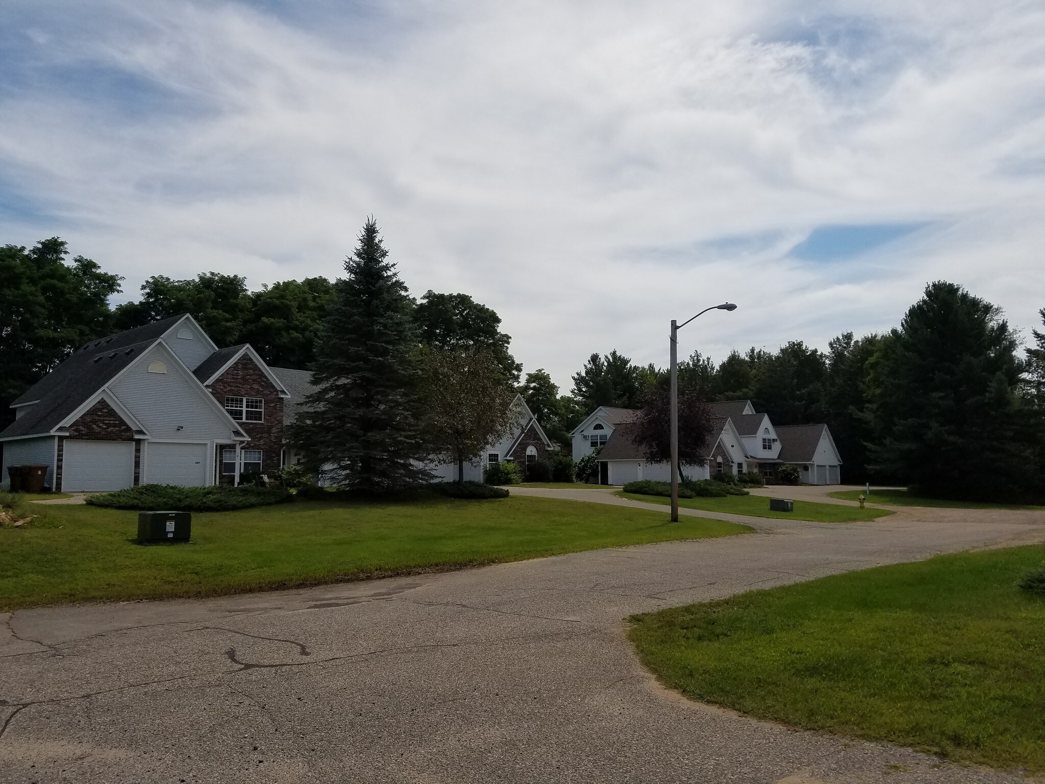 Building Photo - 3321 Echo Dells Ave