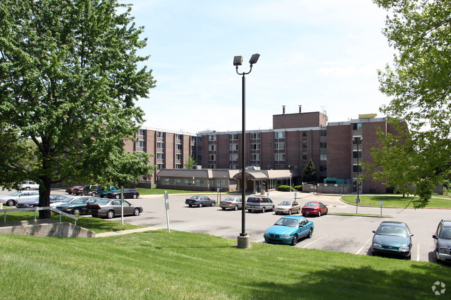 Primary Photo - Adams Park Apartments