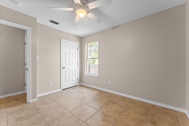 Building Photo - 20952 Liberty Ln