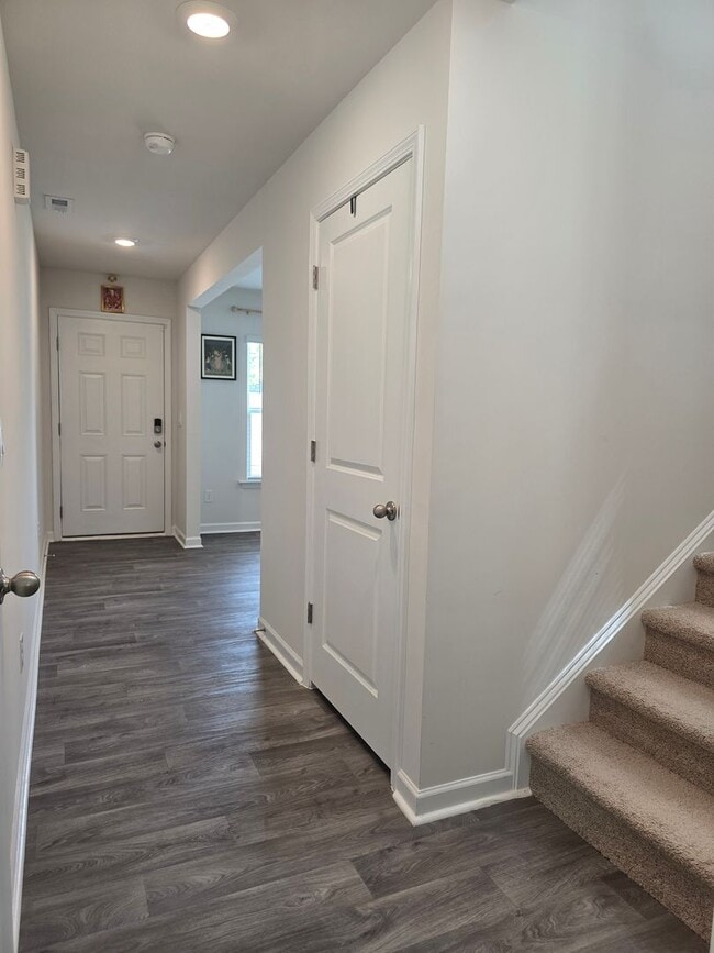 Building Photo - New Listing!!!