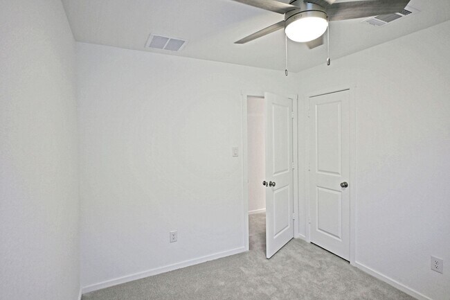 Building Photo - 12105 Floral Blossom