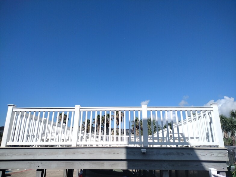 Building Photo - 3506 Cove View Blvd