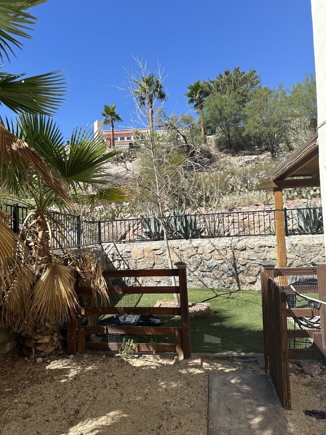 Building Photo - 5615 Burning Tree Dr