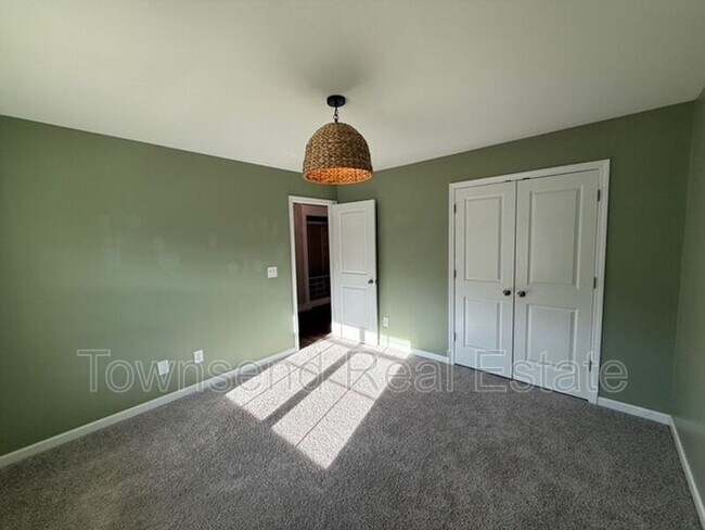 Building Photo - 83 Kotata Ave