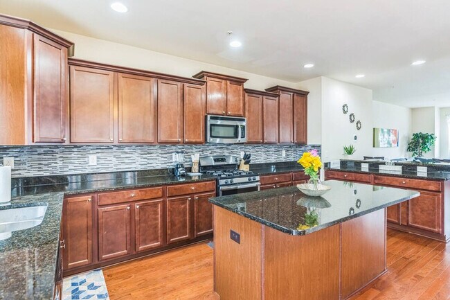 Building Photo - 7980 Blue Stream Dr