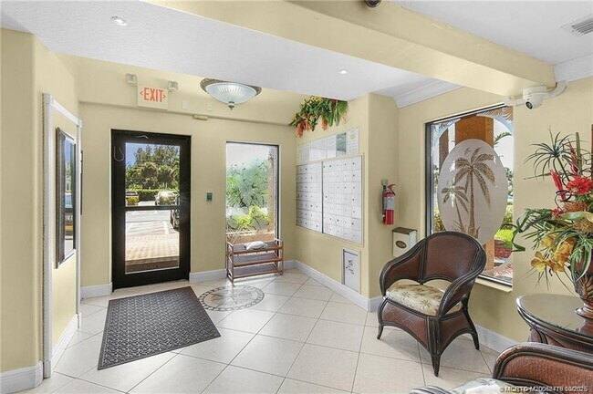 Building Photo - 10200 S Ocean Dr