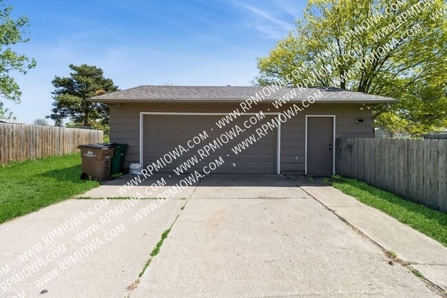 Building Photo - 311 19th Ave SW