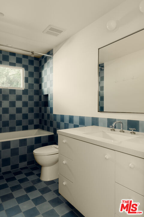 Building Photo - 914 Bienveneda Ave