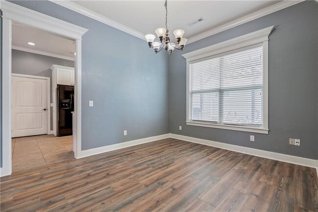 Building Photo - 5207 S 65th Pl
