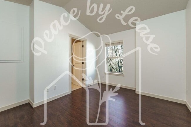 Building Photo - 8838 NE Brentford Way