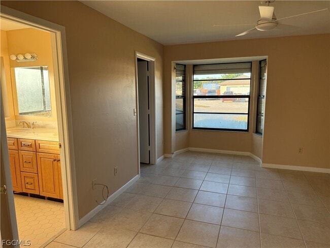 Building Photo - 234 Oakside St