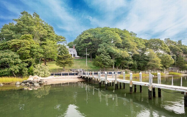 Building Photo - 66 Ram Island Dr