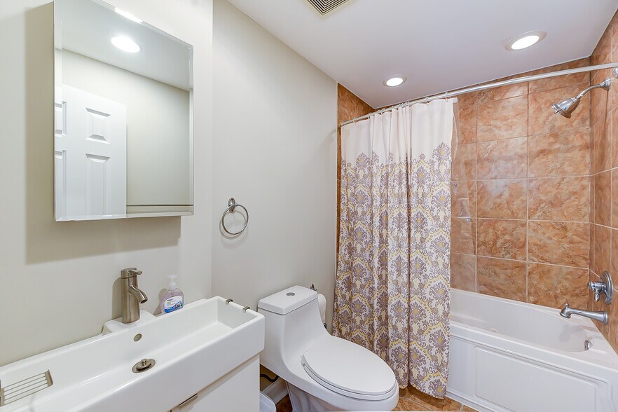Full Bathroom adjoined with Bedroom 2 - 1337 Harvard St NW