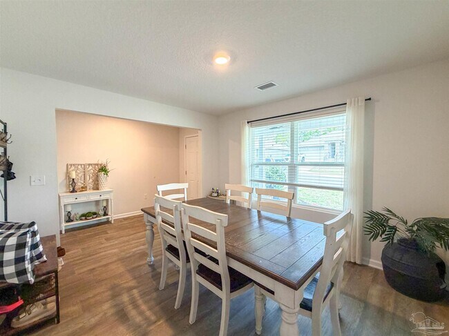 Building Photo - 5469 Merlin