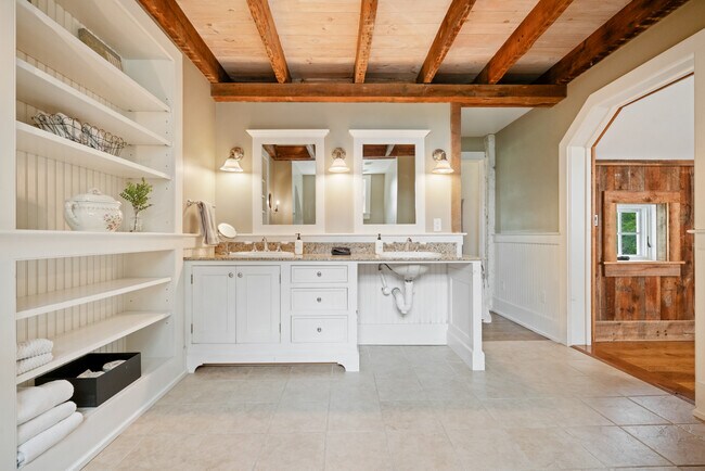 Building Photo - 35 Northrop St