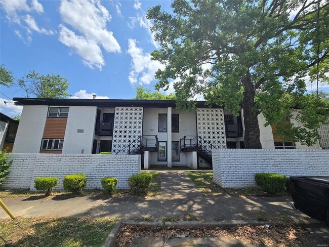 Building Photo - 3709 Wesley Dr