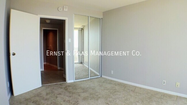 Building Photo - 700 E Ocean Blvd