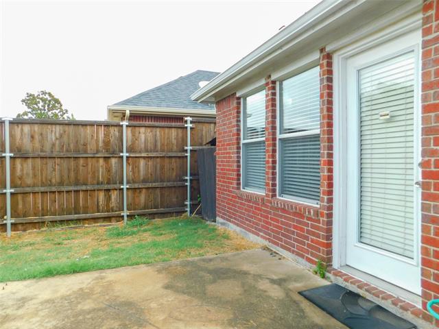 Building Photo - 6121 Apache Dr