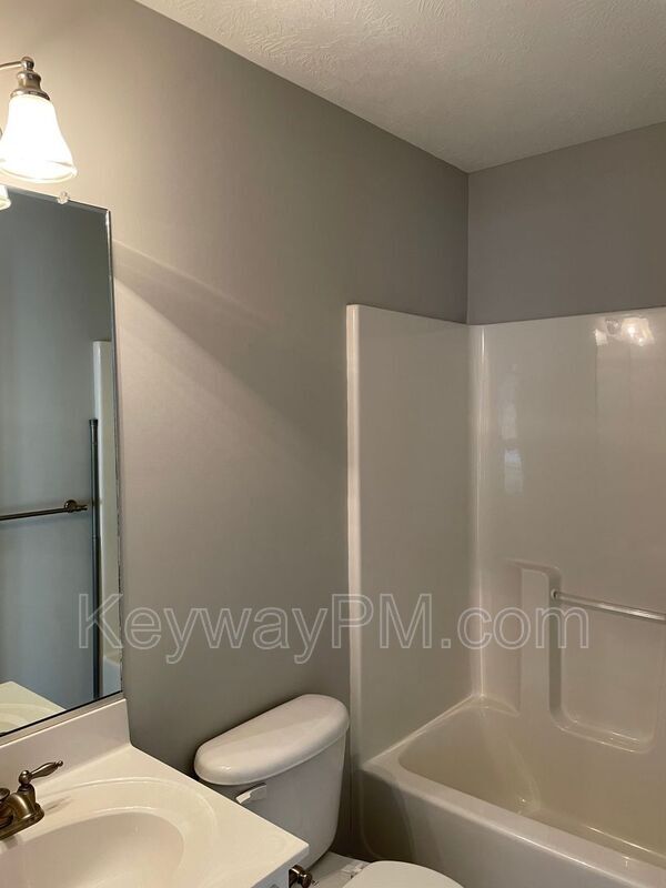 Building Photo - 808 Tyler Woods Dr