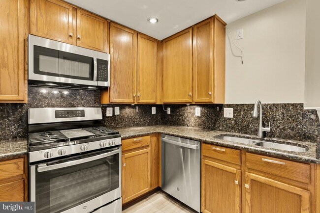Building Photo - 640 Orchard Ridge Dr