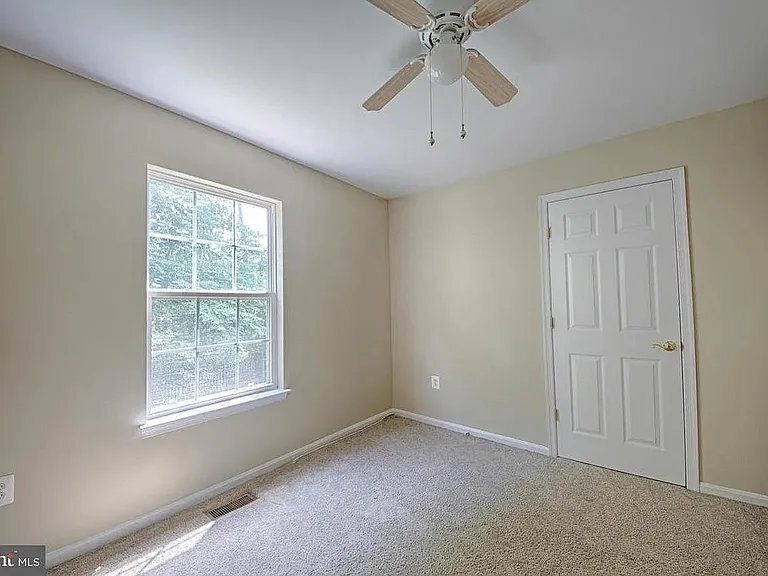 Building Photo - 6119 Oaklawn Ln