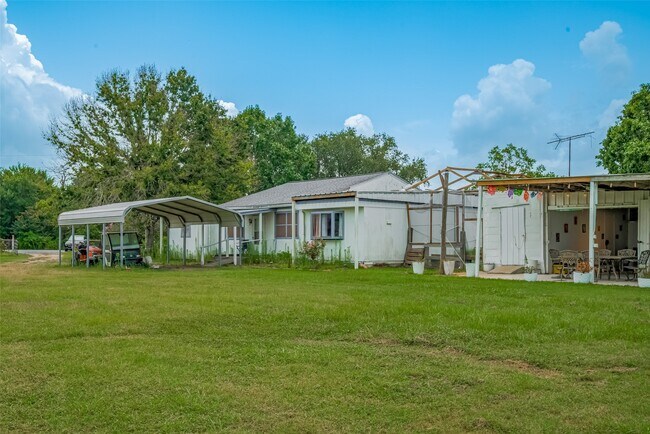 Building Photo - 2316 Green Meadows Dr