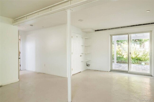 Building Photo - 869 Beach St