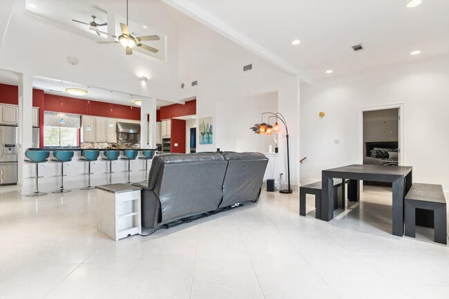 Building Photo - 4166 Old Lazy River Rd