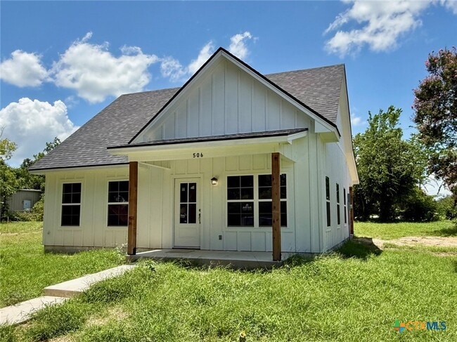Building Photo - 506 N Crockett Ave