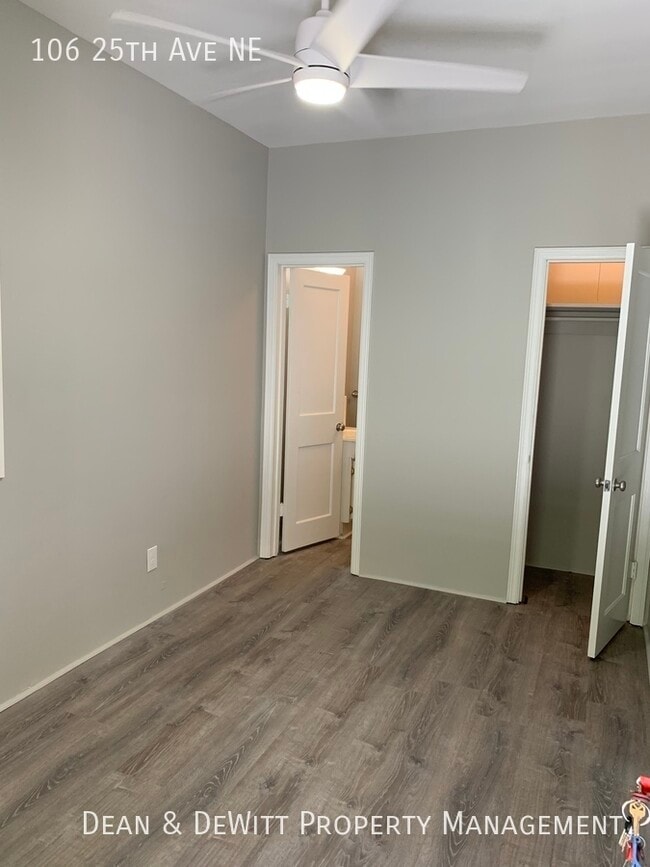 Building Photo - 106 25th Ave NE