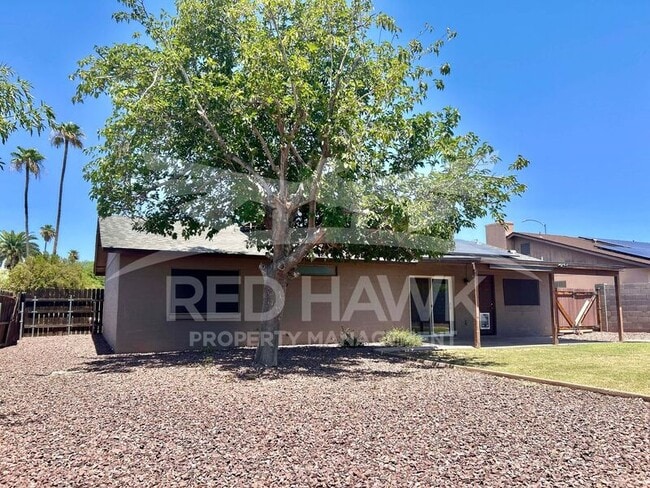 Building Photo - 809 W Peralta Ave