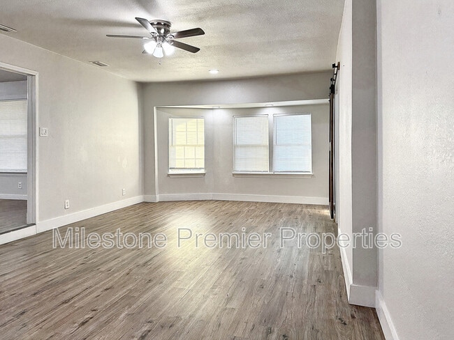 Building Photo - 218 Kansas St