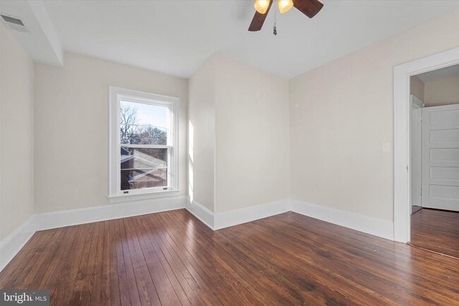 Building Photo - 311 W Main St