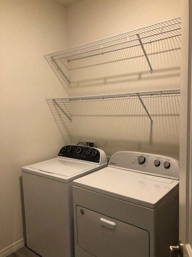 Building Photo - ALMOST NEW 4 BDRM home in GATED ROSECREST!