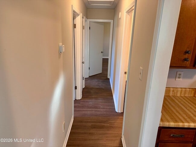 Building Photo - 900 Clarington Dr