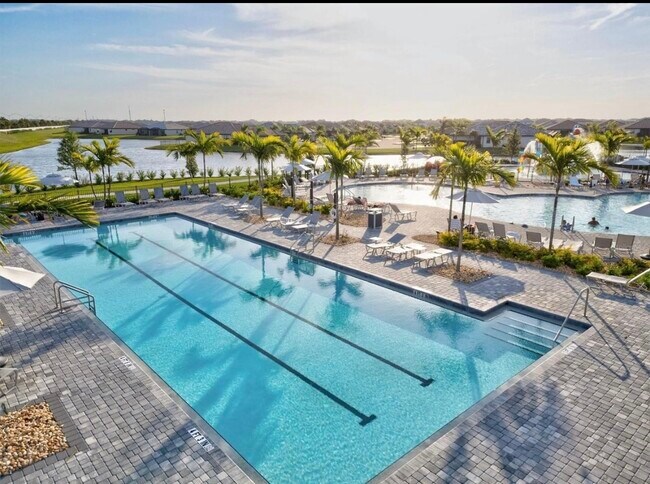 Building Photo - 15519 Sunny Day Dr