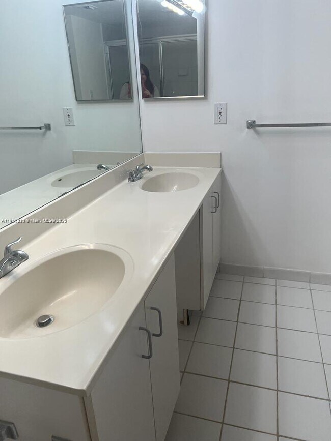 Building Photo - 3300 NE 192 St