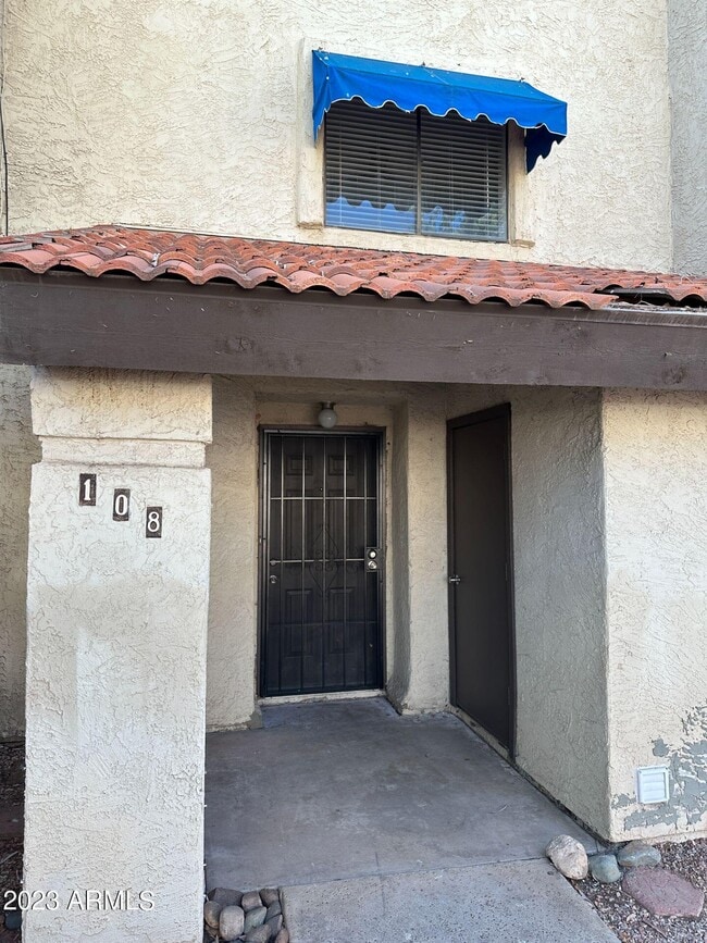 Building Photo - 2121 W Union Hills Dr
