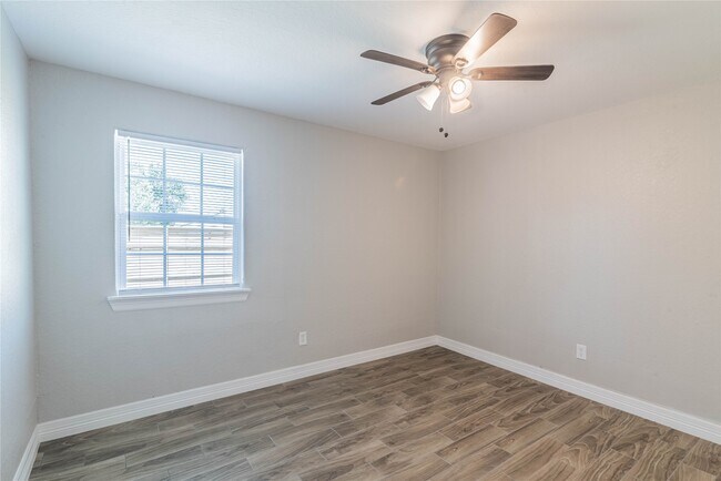 Building Photo - 12850 Ashford Creek Dr