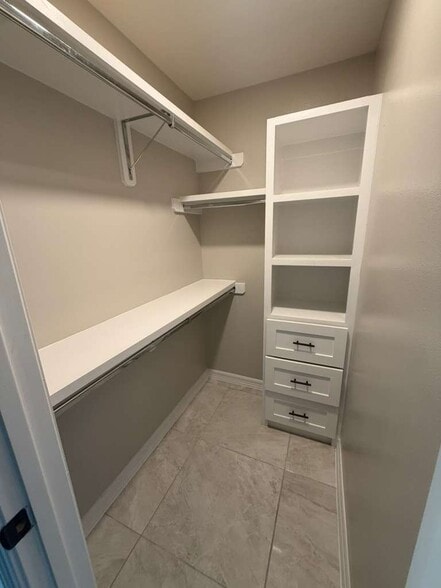 Building Photo - 3125 E 22nd St