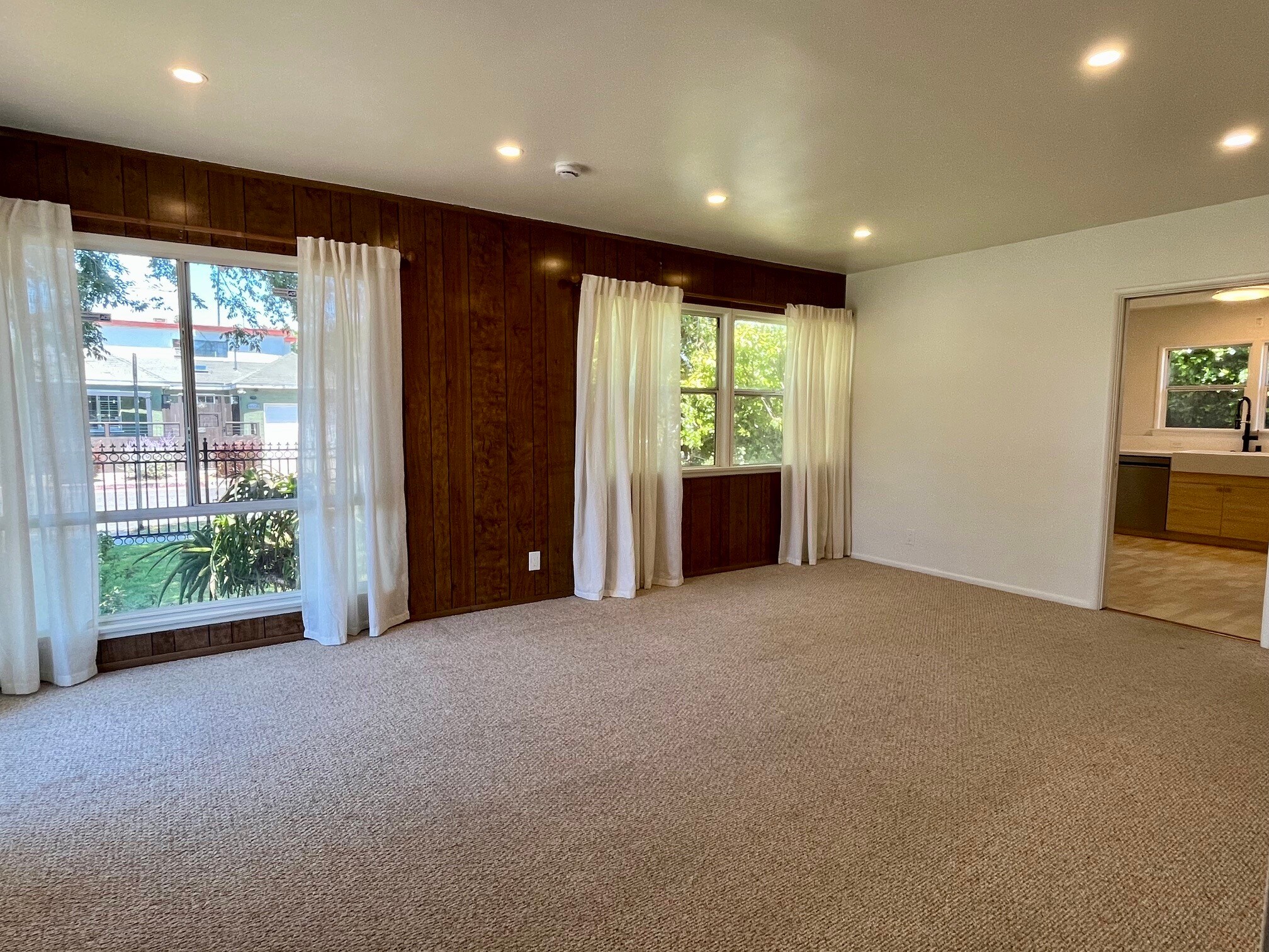 Building Photo - 11552 Braddock Dr