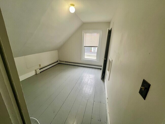 Building Photo - 128 Adams St