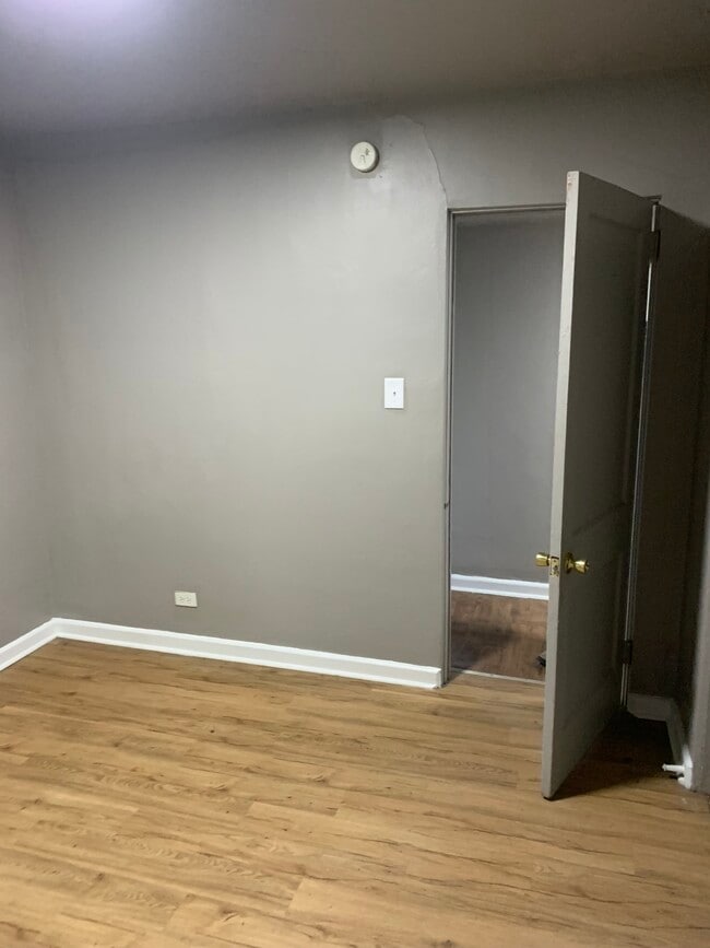 Building Photo - 2010 Royal St