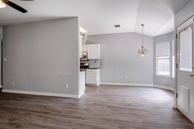 Building Photo - 3413 Ruby Red Dr