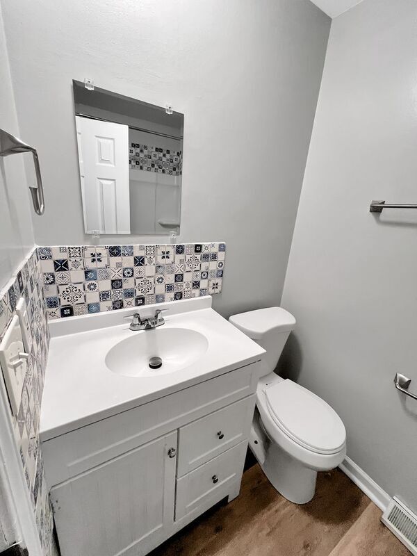 Building Photo - 1303 Michele Dr