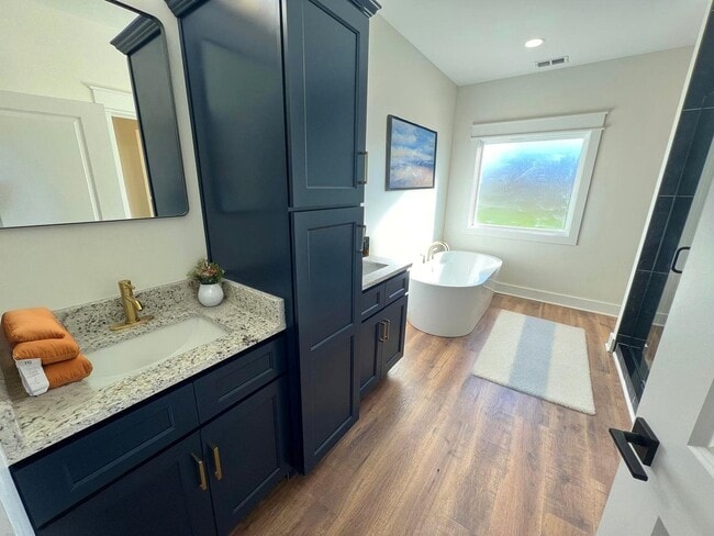 Building Photo - 308 Wolverine Way