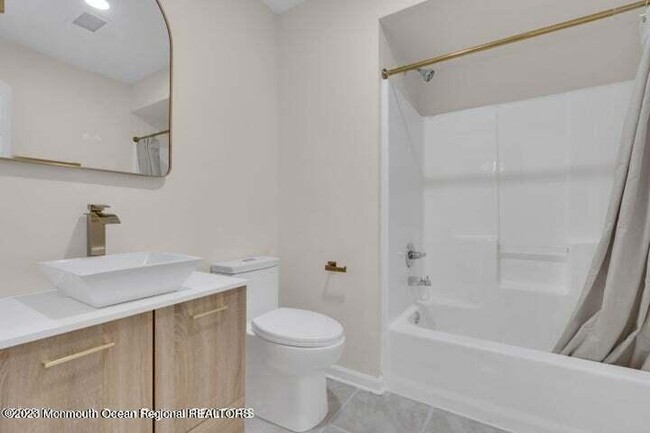 Building Photo - 380 Sapphire Dr