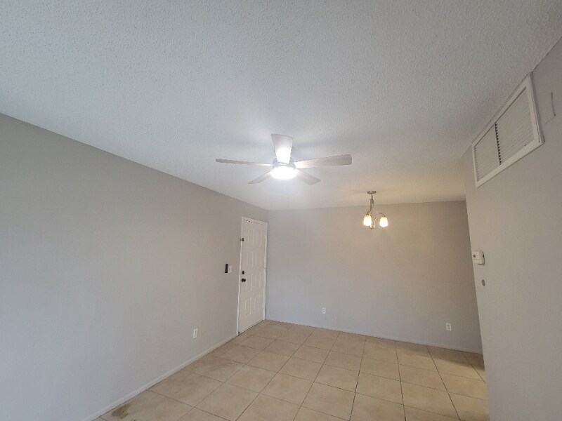Building Photo - 5303 Summerlin Rd